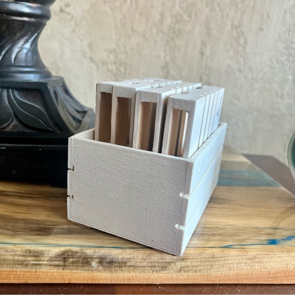 Mini Pallet & Crate Coaster Set Live Laugh Love White wash. 4 Coasters w/crate - Picture 4 of 5